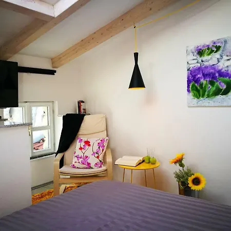 Art Kuning Apartment