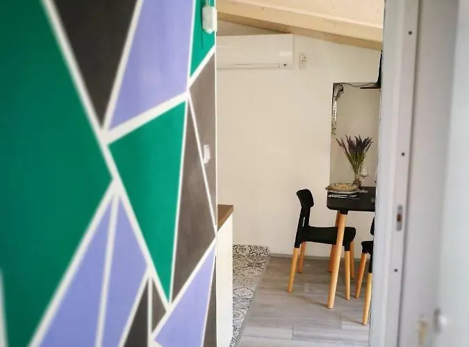 Apartment Art Kuning *